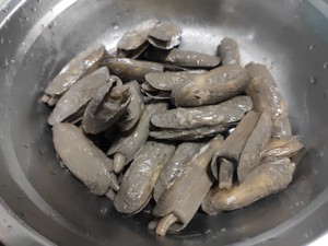 这样清洗蛏子，不会有泥沙