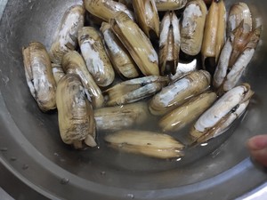 这样清洗蛏子，不会有泥沙