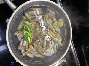 巨好吃---蒜蓉蛏子肉