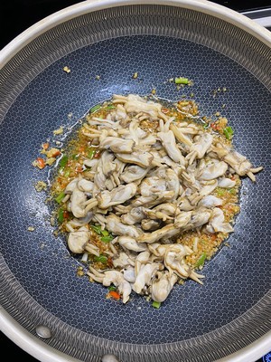 巨好吃---蒜蓉蛏子肉