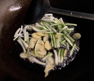 葱姜爆炒蛏子王
