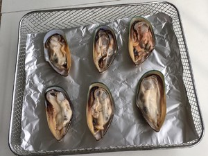芝士焗青口贝