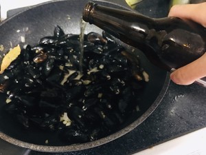 酒煮青口-鲜甜得不要不要的