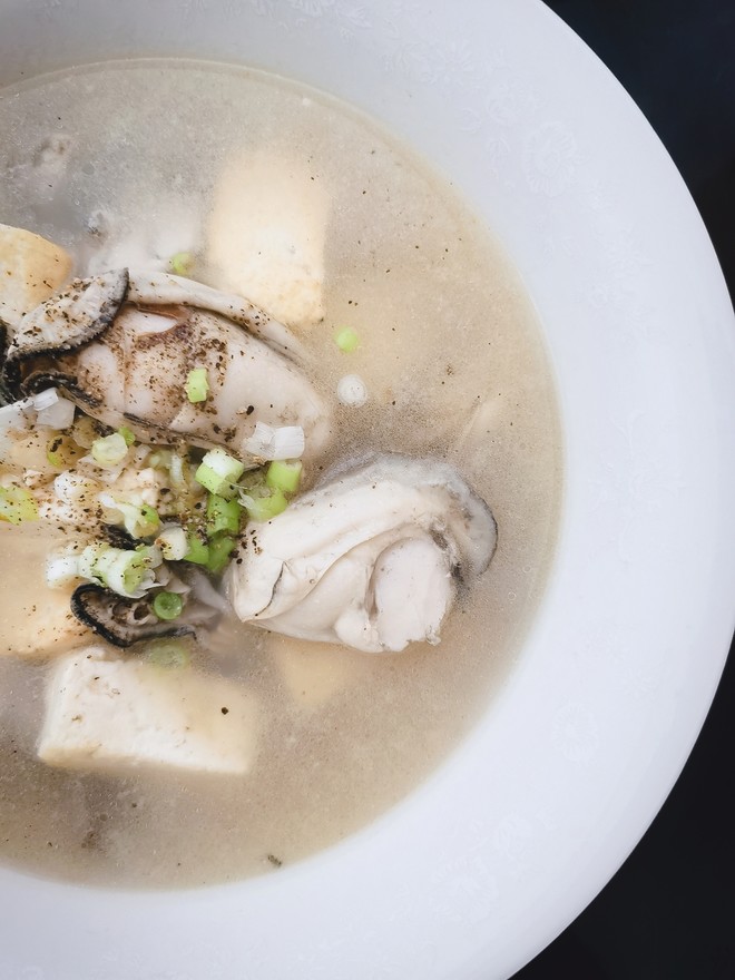 鲜掉眉毛的牡蛎豆腐汤
