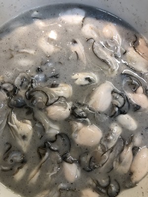 分享一个清洗海蛎/生蚝的方法?