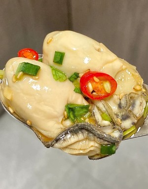 你一定要试试的捞汁生蚝，比蒜蓉烤生蚝好吃太多了
