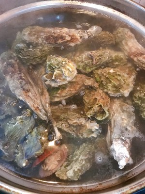 煮牡蛎（海蛎子）家常快手菜 附如何挑选及如何掌握火候！超级鲜肥！