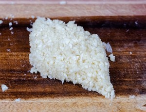 蒜蓉粉丝蒸扇贝（清晰图片步骤讲解）