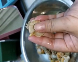 冷冻扇贝肉的清理方法