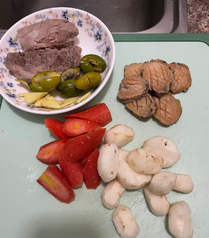 青橄榄鲍鱼排骨汤