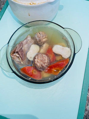 青橄榄鲍鱼排骨汤