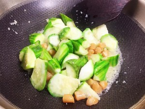 干贝烧丝瓜