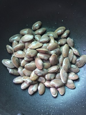 爆炒花甲（保留鲜味，不焯水的做法）