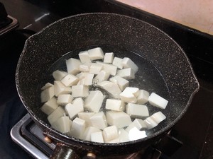 花蛤豆腐汤正确做法，鲜甜好喝，做法很简单