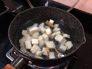 花蛤豆腐汤正确做法，鲜甜好喝，做法很简单