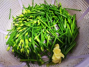 韭菜花虾米小炒皇