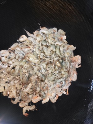 香葱抱虾米