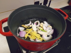 超美味的鸡爪明虾煲