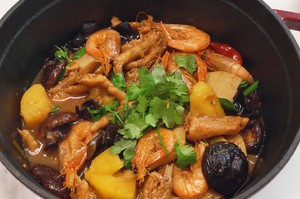 超美味的鸡爪明虾煲
