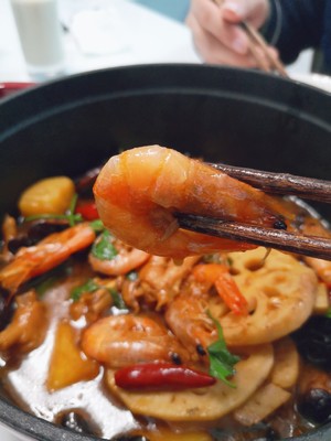 超美味的鸡爪明虾煲
