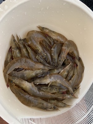 8分钟完美出锅的油爆明虾