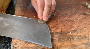 8分钟完美出锅的油爆明虾