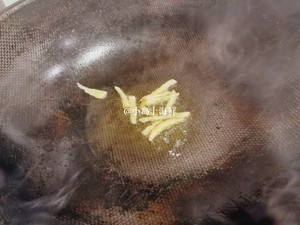 小岛上—韭黄炒海白虾