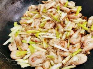 小岛上—韭黄炒海白虾