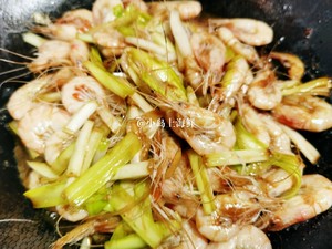 小岛上—韭黄炒海白虾