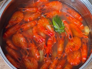 5分钟搞定白灼草虾