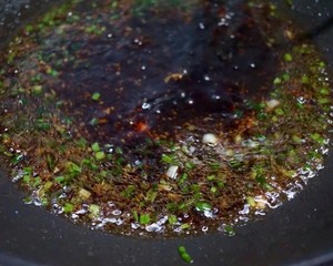 完爆各大餐馆的油爆小河虾