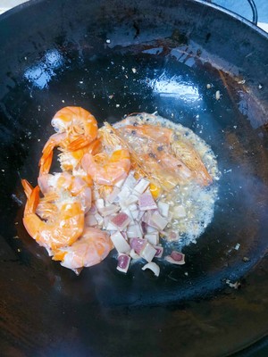 虾皇海鲜粉丝煲