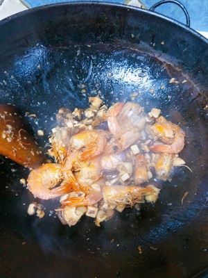 虾皇海鲜粉丝煲