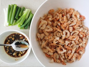 葱炒虾干