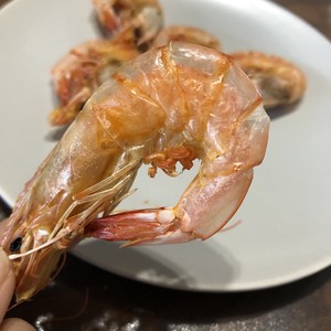 全身都裹满太阳的虾干