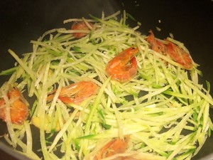 胶东人家的虾干萝卜汤，鲜！