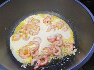?虾的王炸吃法?蒜香奶油北极甜虾焗蘑菇