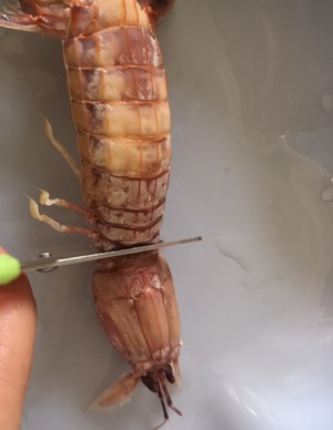 不伤手完整剥皮皮虾