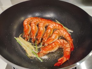 油焖大虾（黑虎虾）