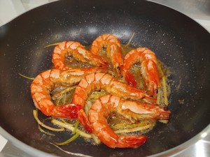 油焖大虾（黑虎虾）