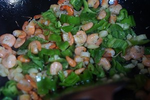 家常徽菜：青椒炒小河虾