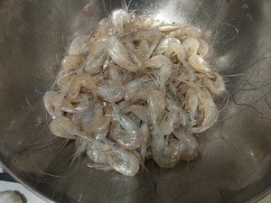 只需一个窍门、即可做出香酥可口脆的鲜炸小河虾、简单快捷、小朋友超爱