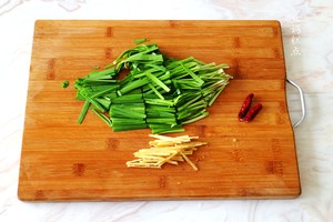 韭菜炒河虾，鲜美极了！一定要试一次