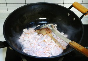 韭菜炒河虾，鲜美极了！一定要试一次