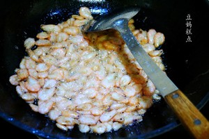 韭菜炒河虾，鲜美极了！一定要试一次