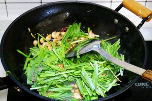 韭菜炒河虾，鲜美极了！一定要试一次