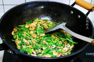 韭菜炒河虾，鲜美极了！一定要试一次