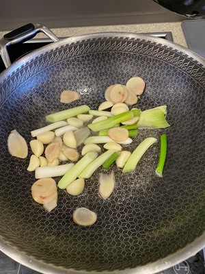澳洲大龙虾的标准吃法