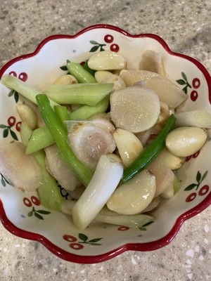 澳洲大龙虾的标准吃法