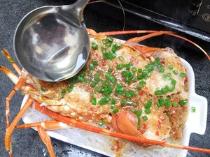 蒜蓉粉丝蒸龙虾（小青龙）